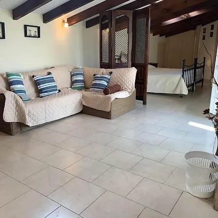 Mearbeck House Penthouse, Agios Nikolaos, Petriti, Notos * Agios Nikolaos (Corfu)