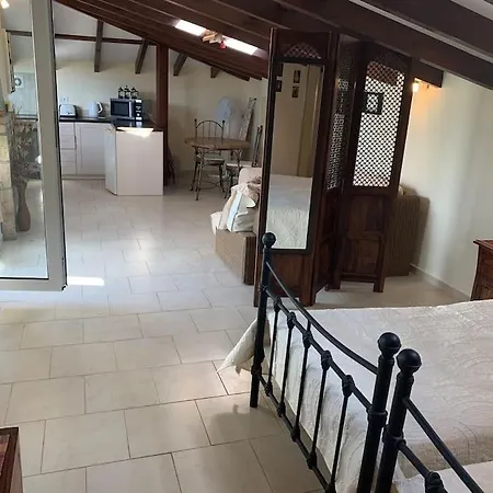 Mearbeck House Penthouse, Agios Nikolaos, Petriti, Notos * Agios Nikolaos (Corfu)