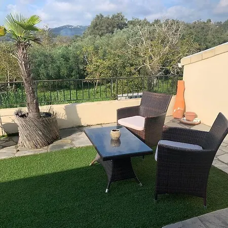 Apartment Mearbeck House Penthouse, Agios Nikolaos, Petriti, Notos Agios Nikolaos (Corfu)