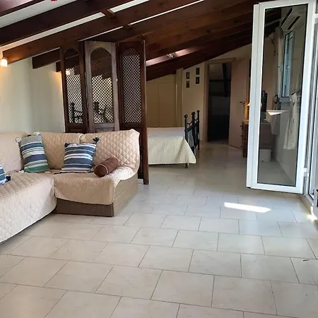 Mearbeck House Penthouse, Agios Nikolaos, Petriti, Notos Apartment Agios Nikolaos (Corfu)